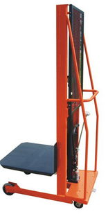 常見搬運(yùn)設(shè)備 手動(dòng)、液壓、電動(dòng)搬運(yùn)車與諾力、卓力生品牌全覽